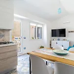 Bilocale La Terrazza Sul Centro Апартаменты *